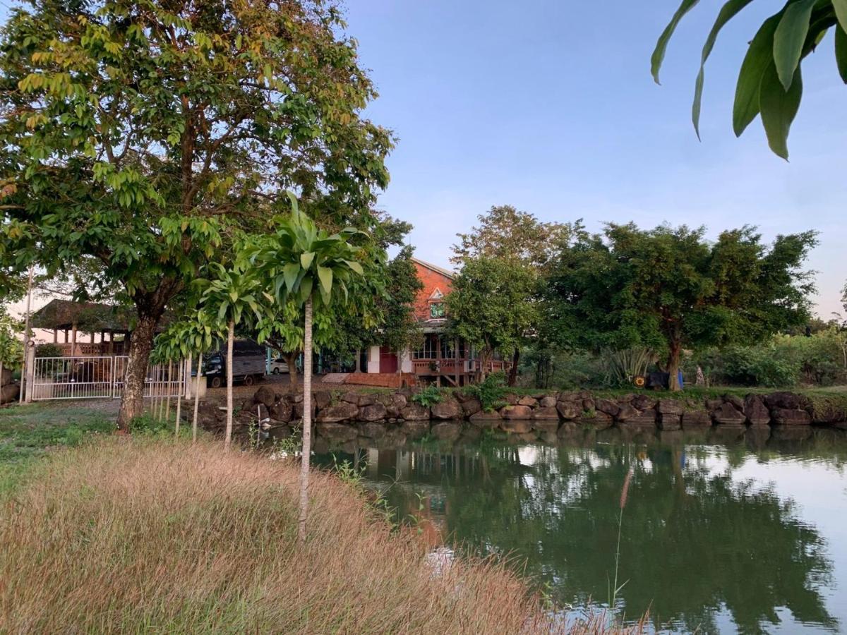 Homestay Tay Xa Trang Bom Exteriör bild