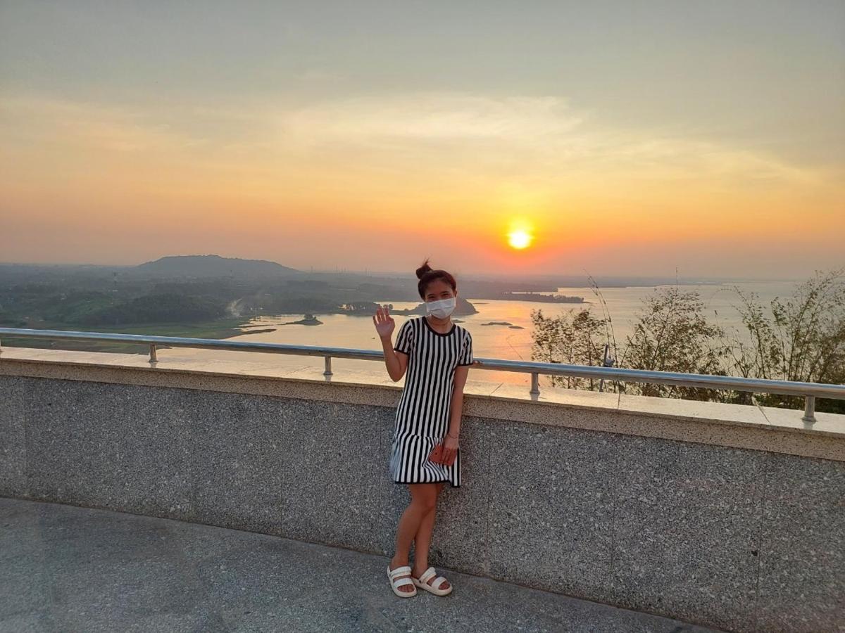 Homestay Tay Xa Trang Bom Exteriör bild