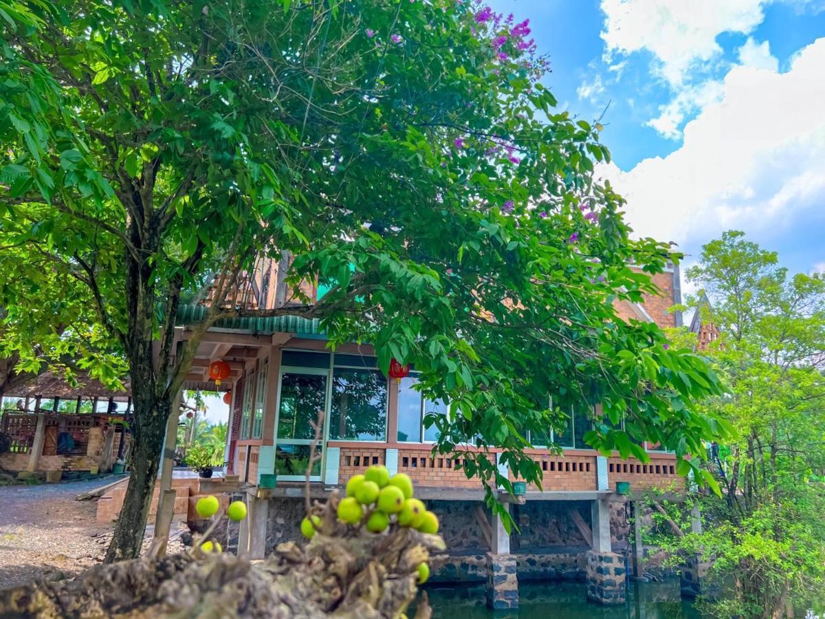 Homestay Tay Xa Trang Bom Exteriör bild