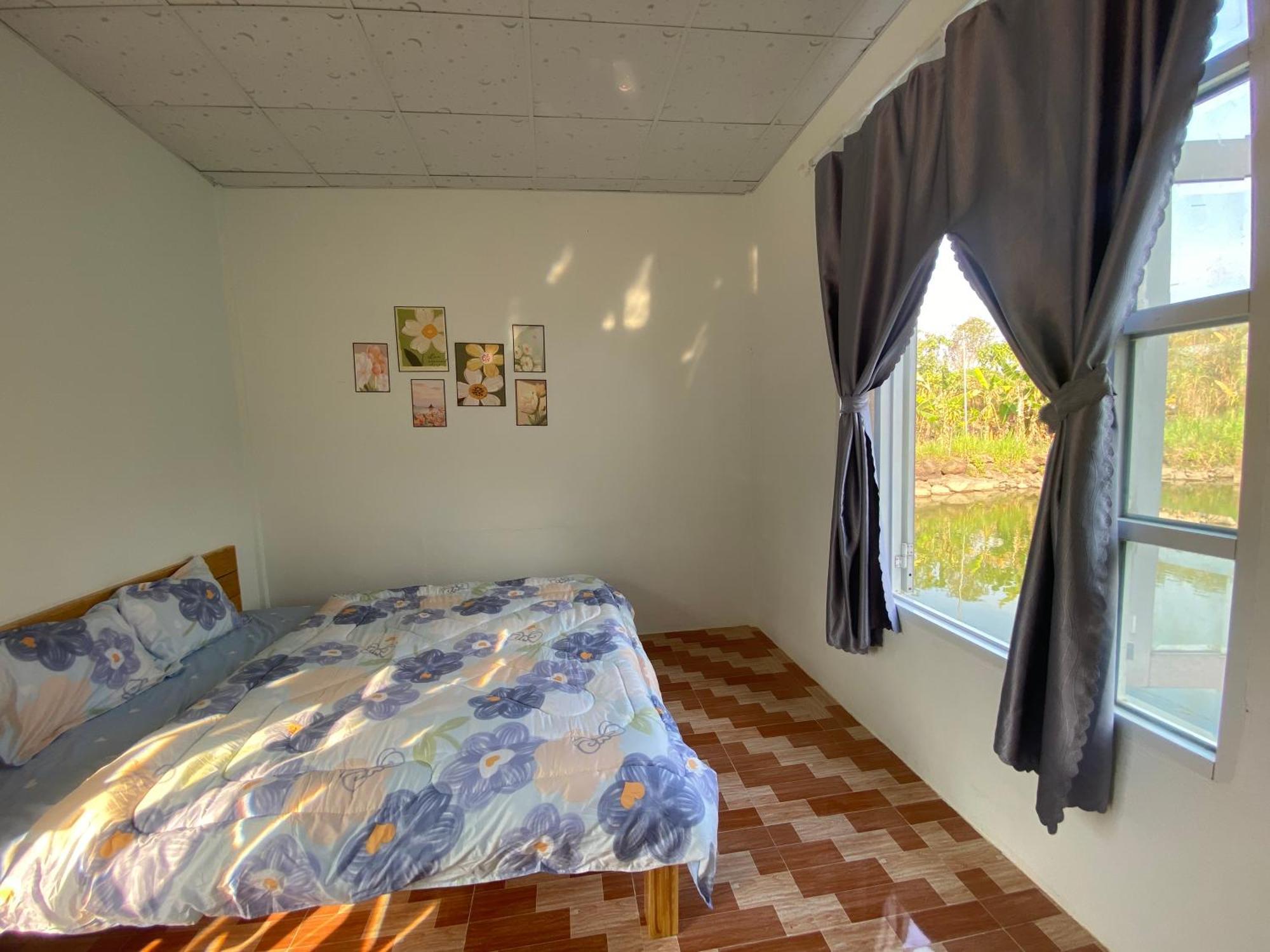 Homestay Tay Xa Trang Bom Exteriör bild