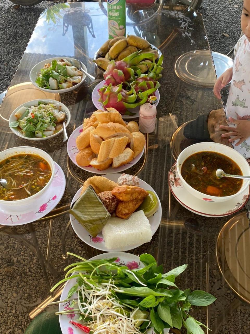 Homestay Tay Xa Trang Bom Exteriör bild