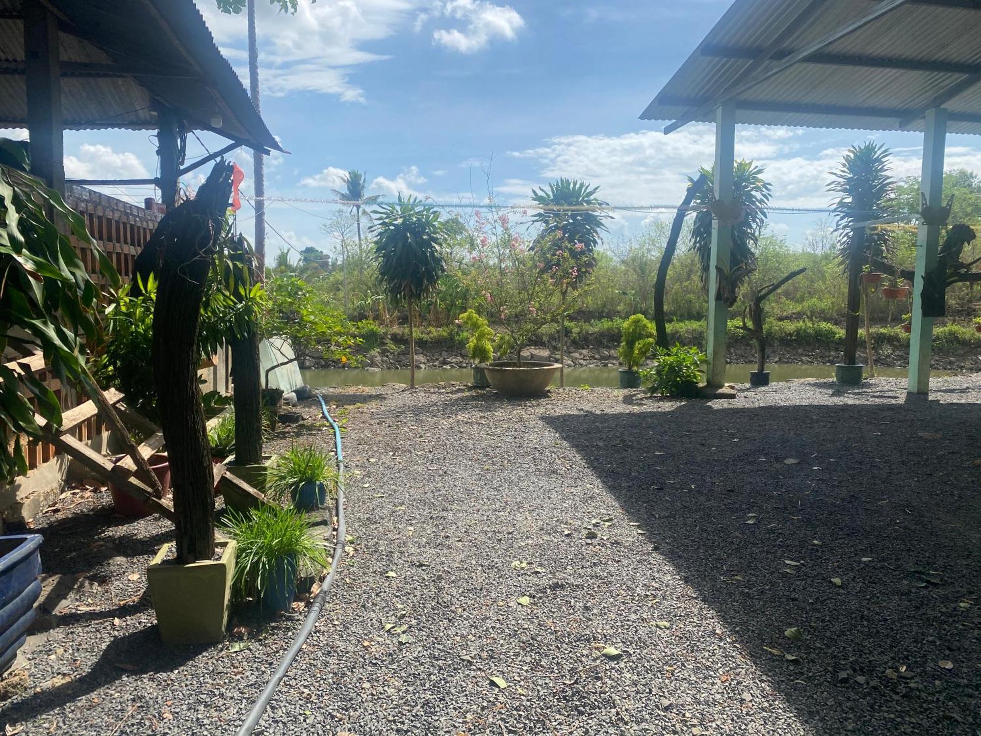 Homestay Tay Xa Trang Bom Exteriör bild