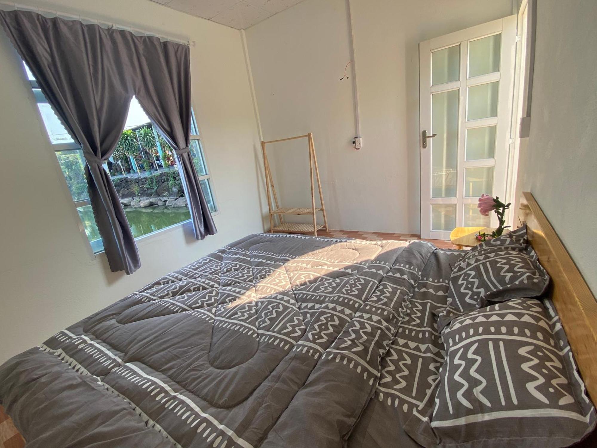 Homestay Tay Xa Trang Bom Exteriör bild