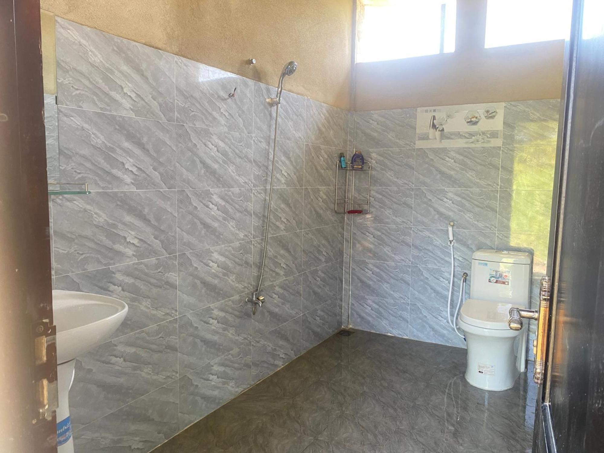 Homestay Tay Xa Trang Bom Exteriör bild