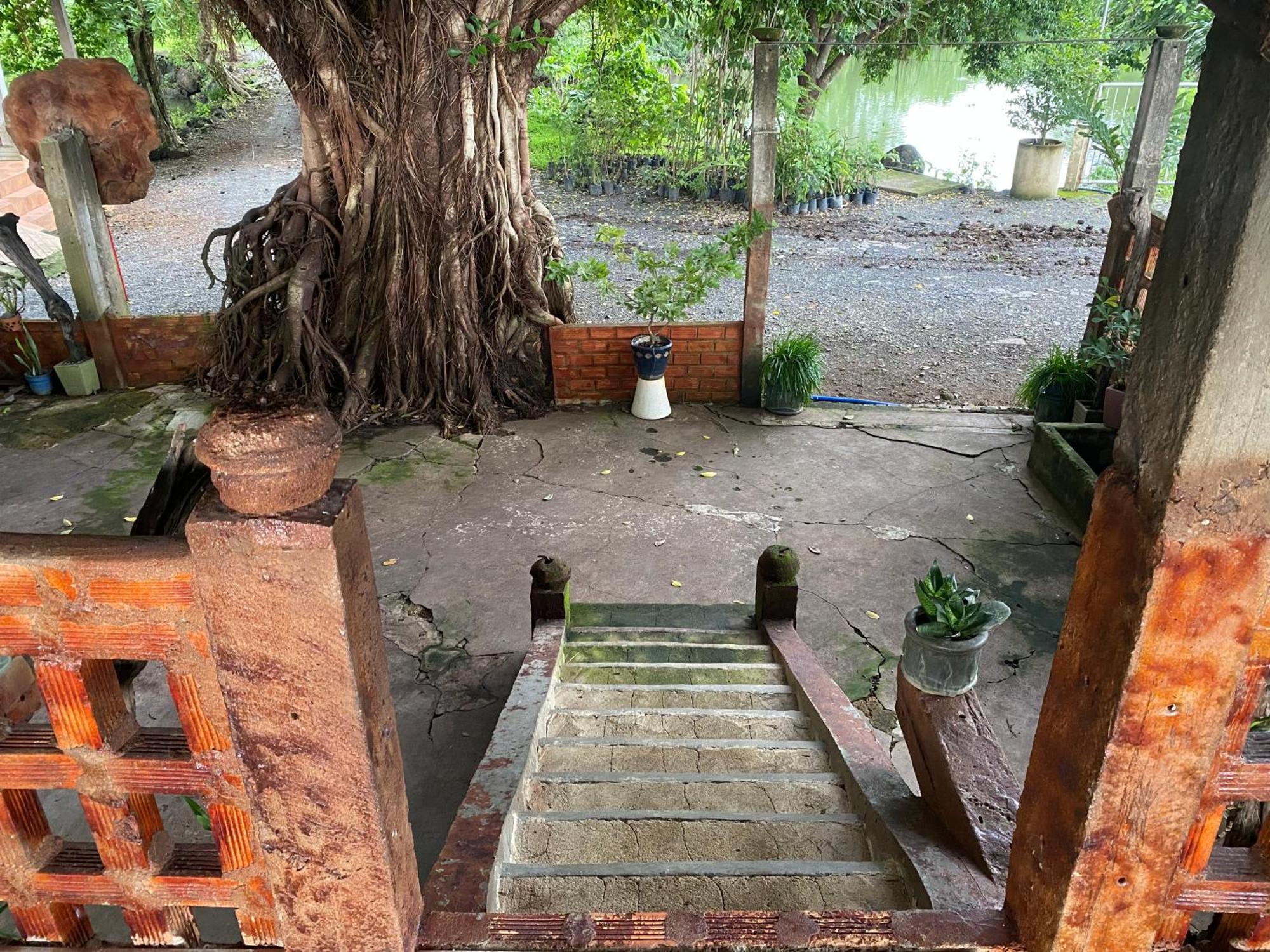 Homestay Tay Xa Trang Bom Exteriör bild